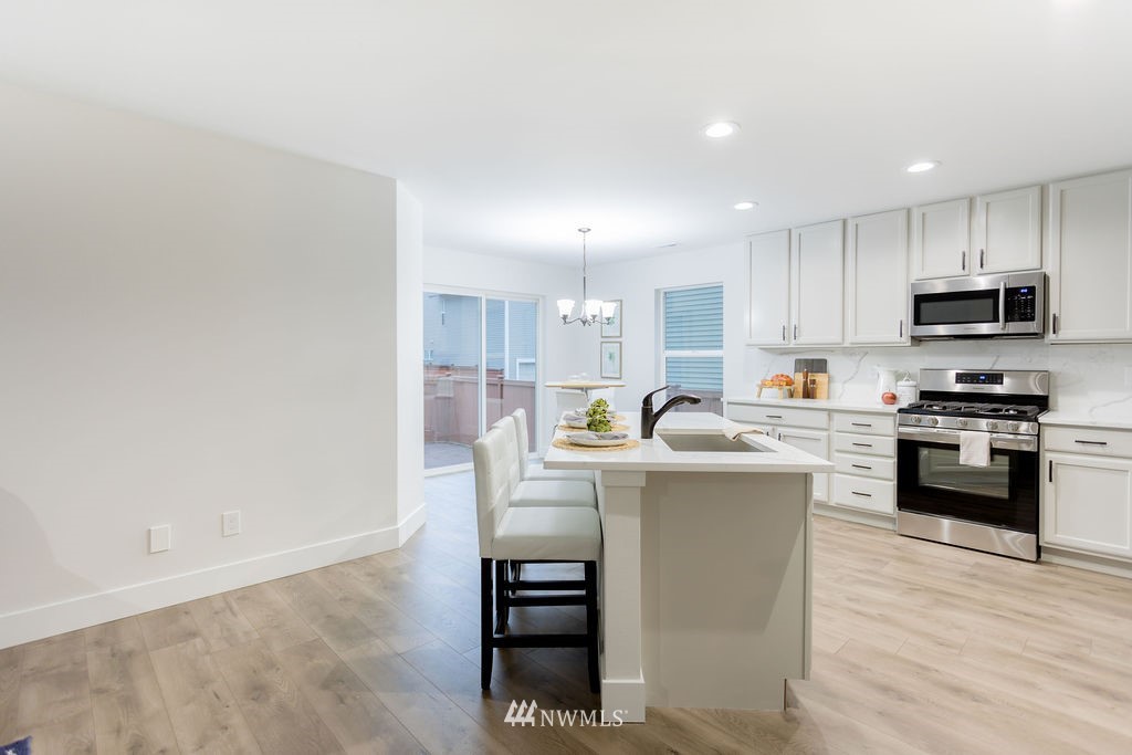 254 Ferndale Avenue Northeast Renton, WA 98056 - Photo 9 of 25 Gallery Image 9