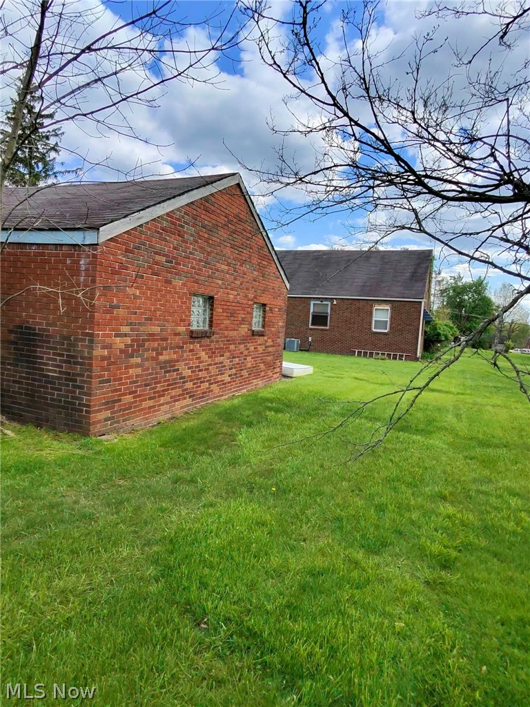 2156 McGuffey Road Youngstown, OH 44505 - Photo 7 of 7