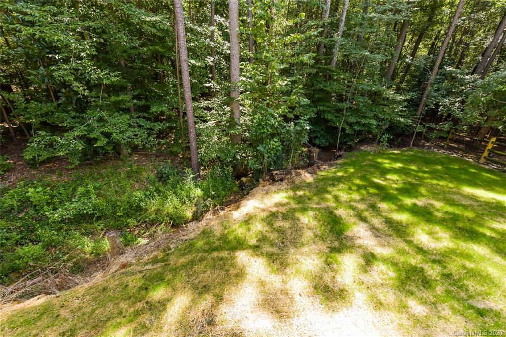 2425 Lakeview Circle Matthews, NC 28105 - Photo 29 of 33 a view of yard