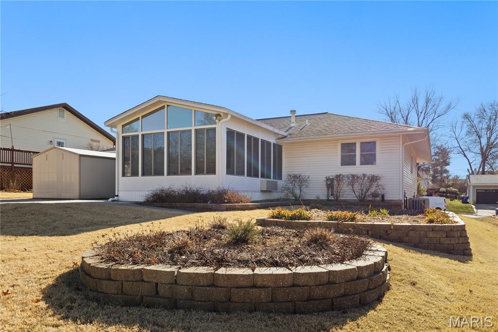 325 Bellezza Drive Ballwin, MO 63021 - Photo 2 of 23