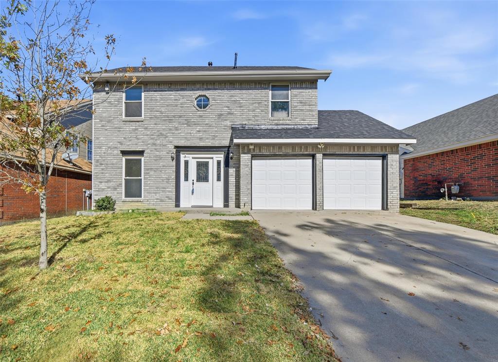 10120 Long Rifle Drive Fort Worth, TX 76108 - Photo 2 of 28 front view of a house with a yard