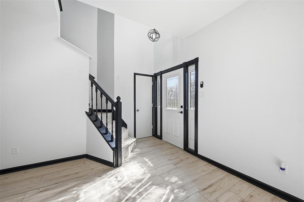 10120 Long Rifle Drive Fort Worth, TX 76108 - Photo 4 of 28 a view of a hallway with staircase