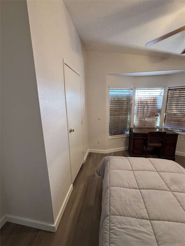 1770 Riviera Drive Blythe, CA 92225 - Photo 5 of 23 a bathroom with a sink and a mirror