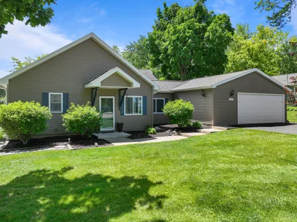 $609,900 | 163 Fontana Avenue, Fontana, WI 53125