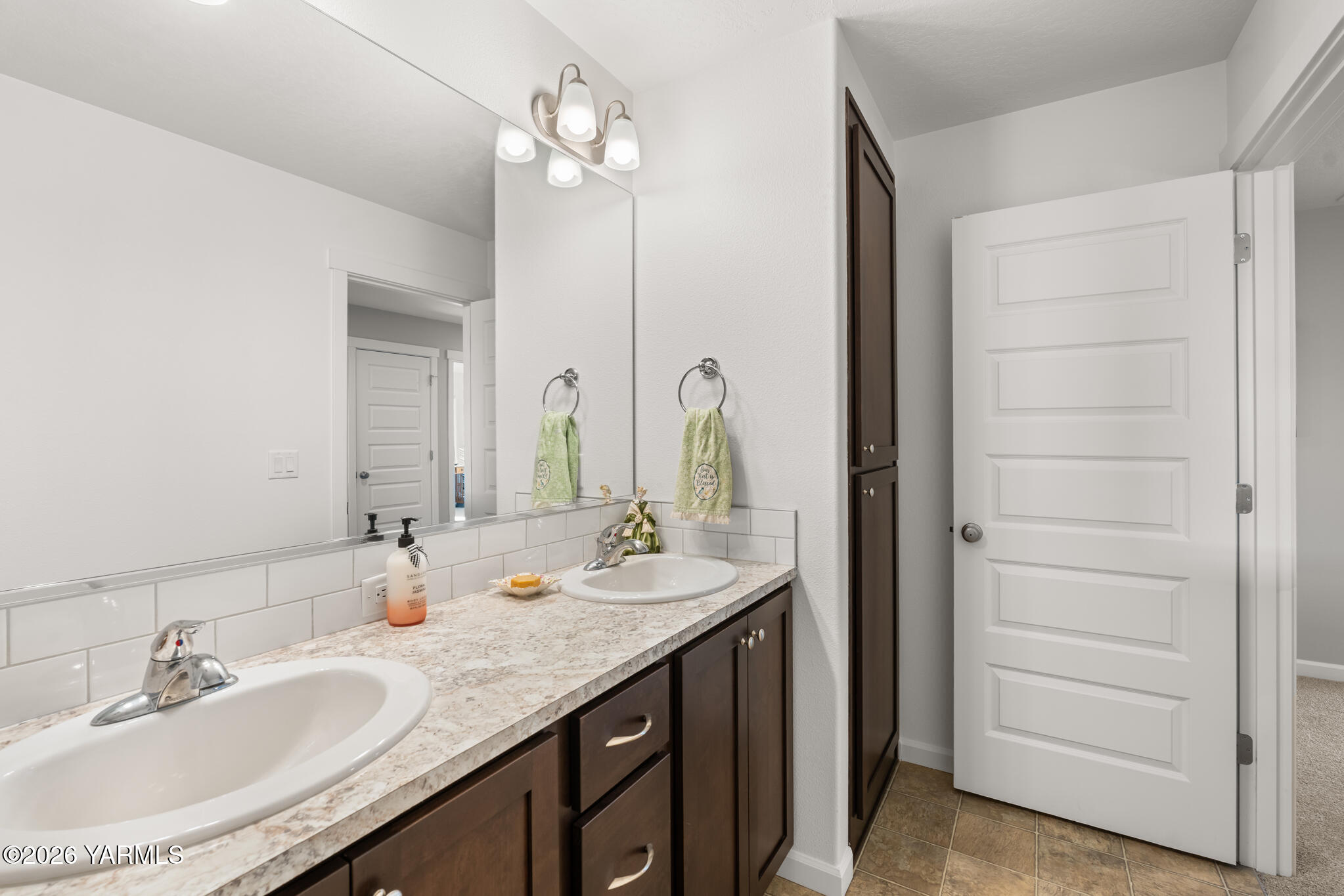 313 Ruby Avenue Grandview, WA 98930 - Photo 38 of 50 DSM00285