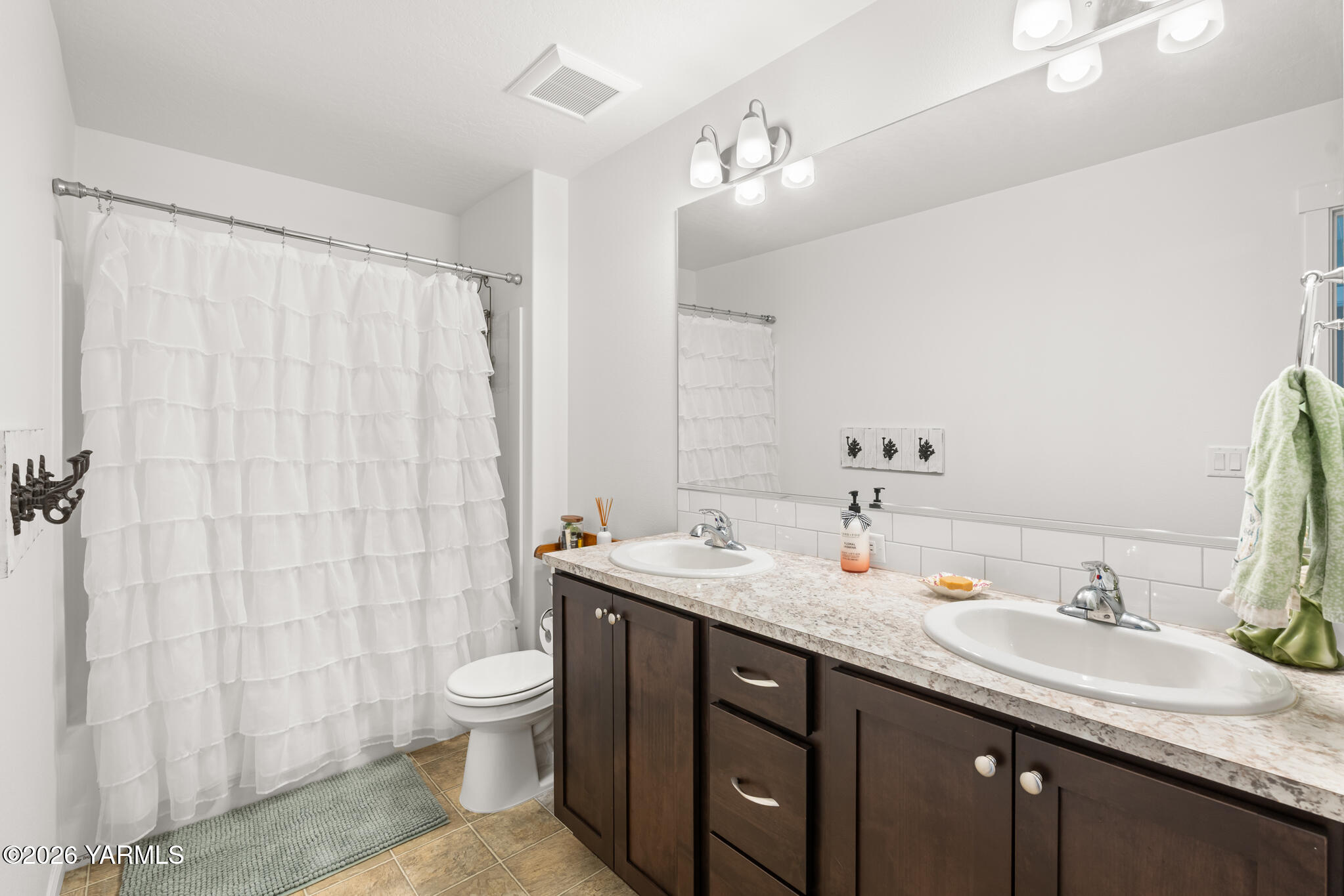 313 Ruby Avenue Grandview, WA 98930 - Photo 39 of 50 DSM00291