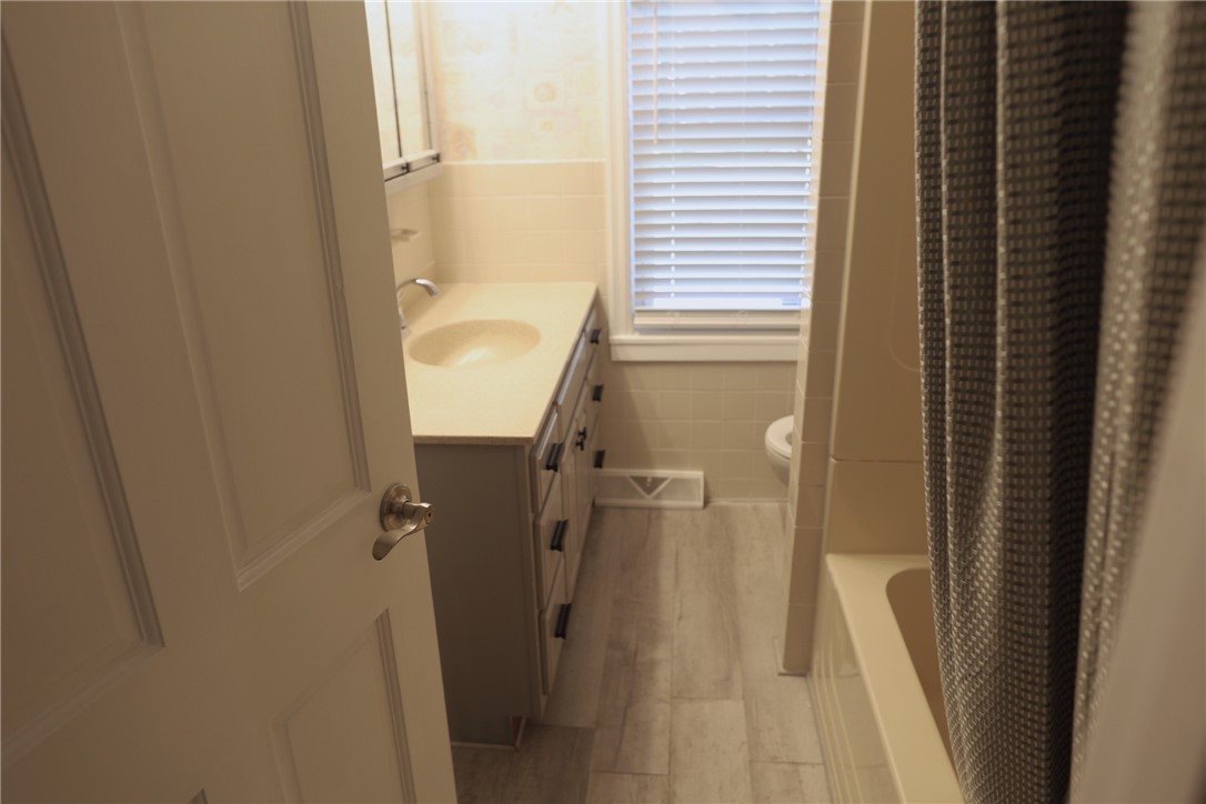 37 Norfolk Road Warwick, RI 02886 - Photo 9 of 15