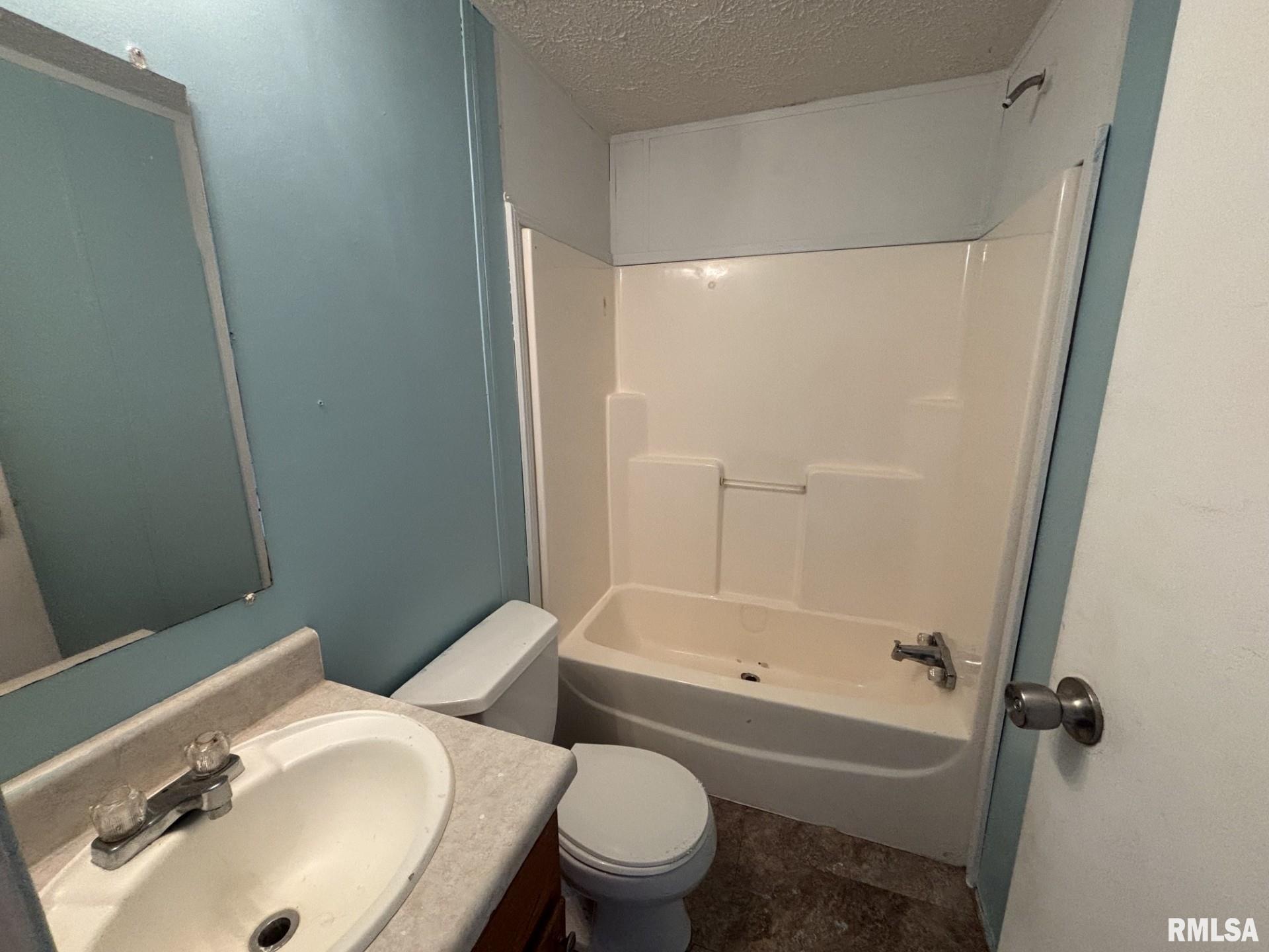 1236 North Oaklane Road, Unit 153 Springfield, IL 62707 - Photo 6 of 7 Gallery Image 6