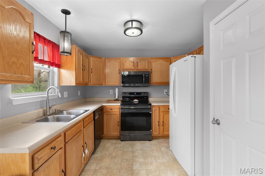 2609 Nike Base Road Catawissa, MO 63015 - Photo 6 of 36