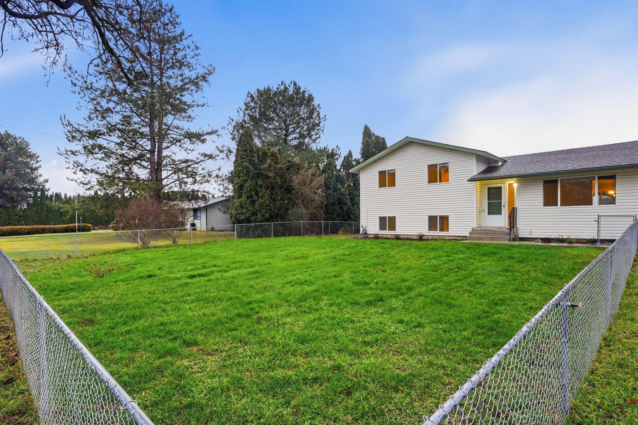 414 South Henry Road Greenacres, WA 99016 - Photo 5 of 49