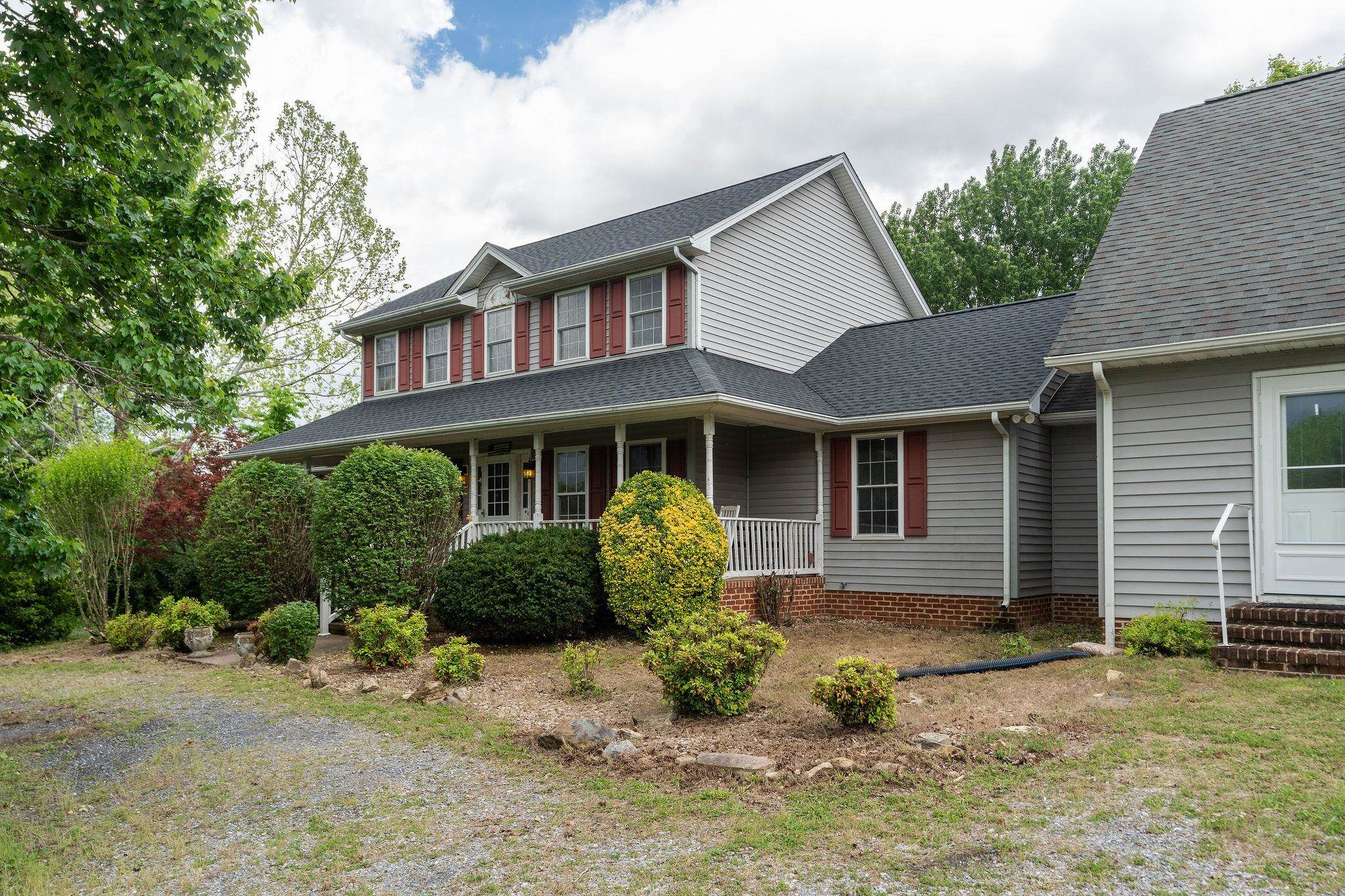 1057 Rockfish Road Waynesboro, VA 22980 - Photo 7 of 63