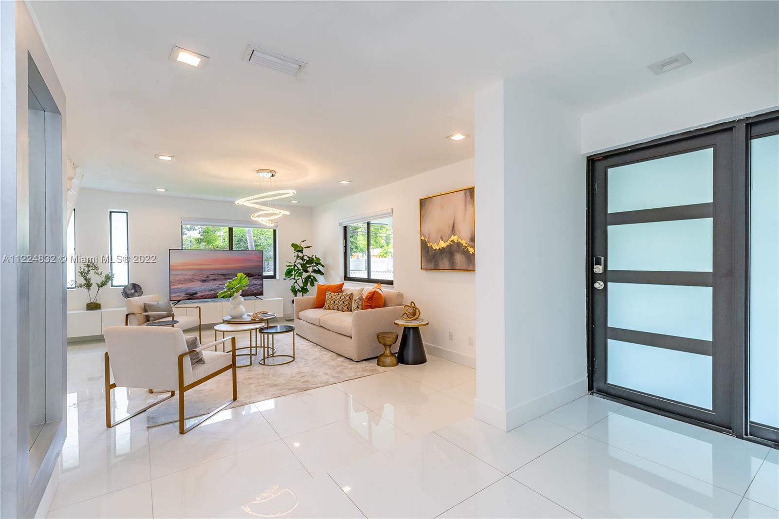 401 Southwest 23rd Road Miami, FL 33129 - Photo 6 of 25 a living room with furniture