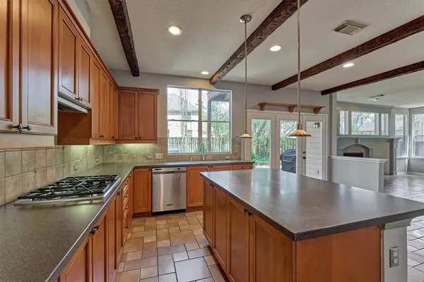 $595,000 | 30 Fortuneberry Place, The Woodlands, TX 77382