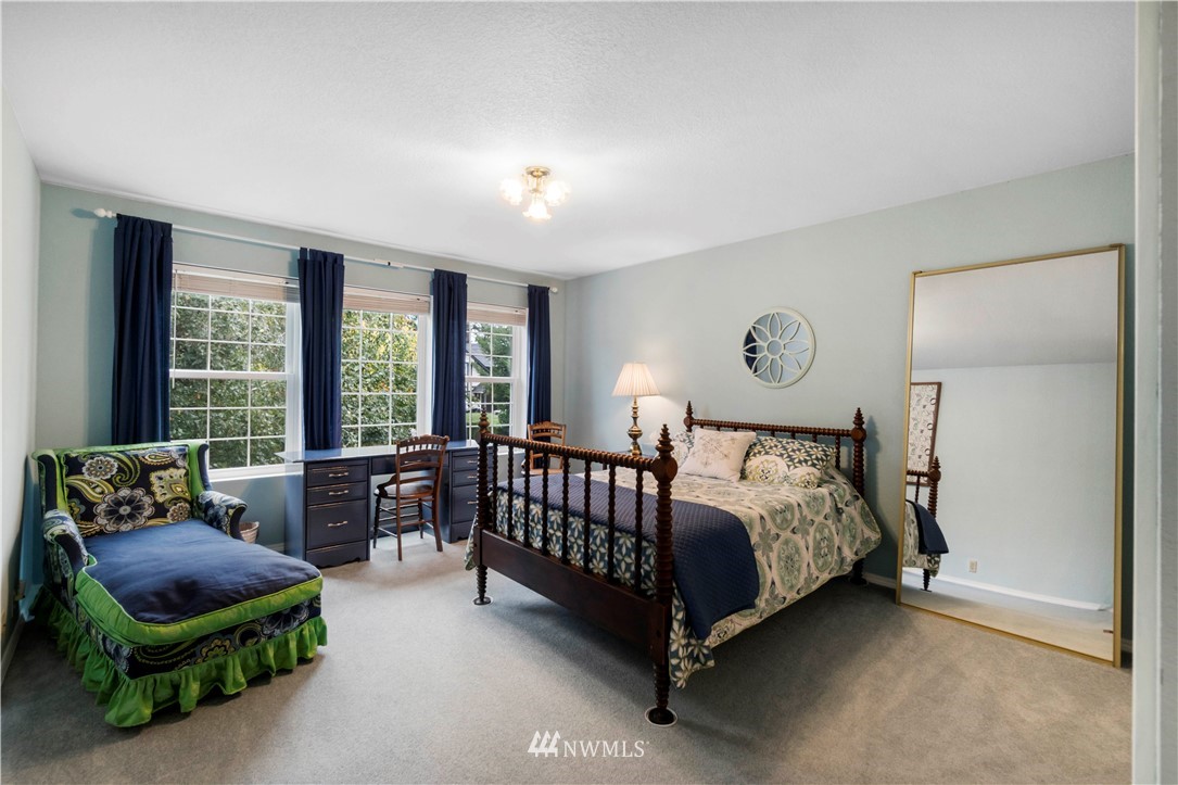 8815 Lake Steilacoom Point Road Southwest Lakewood, WA 98498 - Photo 20 of 37 Gallery Image 20
