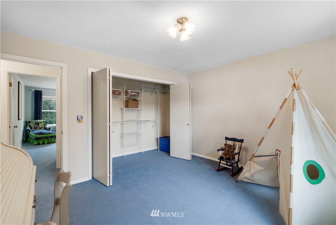 8815 Lake Steilacoom Point Road Southwest Lakewood, WA 98498 - Photo 21 of 37 Gallery Image 21