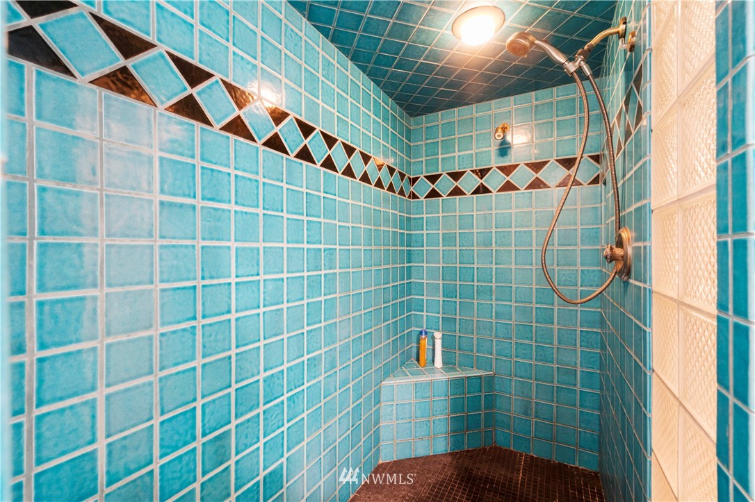 8815 Lake Steilacoom Point Road Southwest Lakewood, WA 98498 - Photo 32 of 37 Gallery Image 32