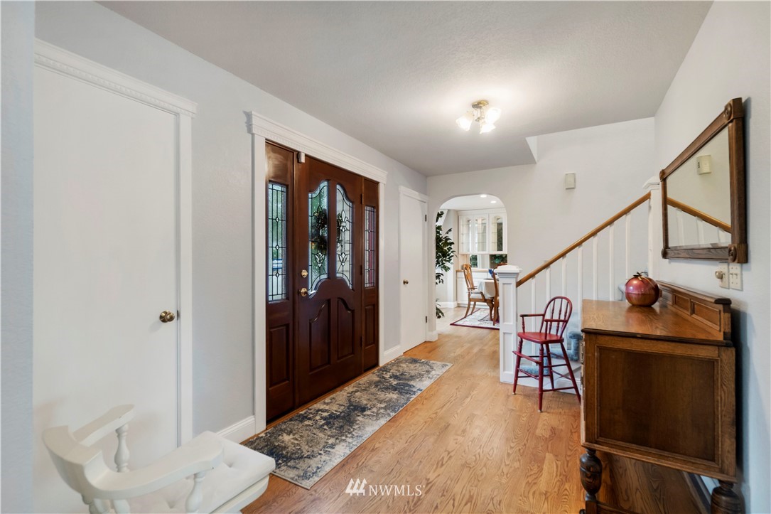 8815 Lake Steilacoom Point Road Southwest Lakewood, WA 98498 - Photo 8 of 37 Gallery Image 8