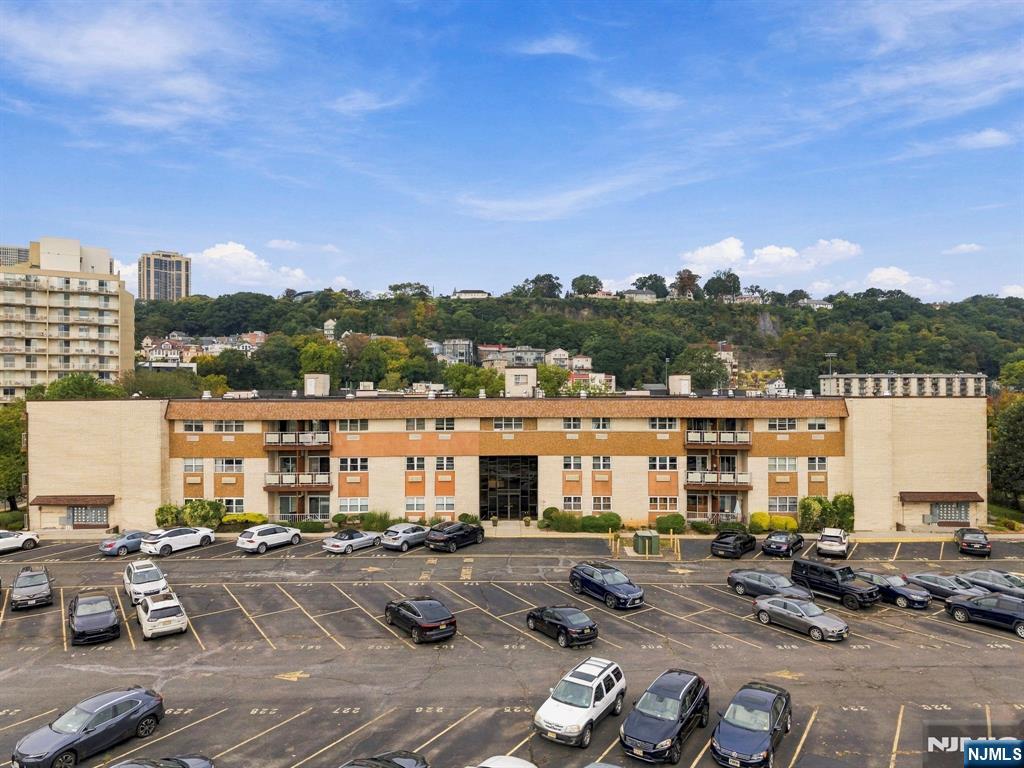 1111 River Road, Unit G16 Edgewater, NJ 07020 - Photo 22 of 29 Gallery Image 22