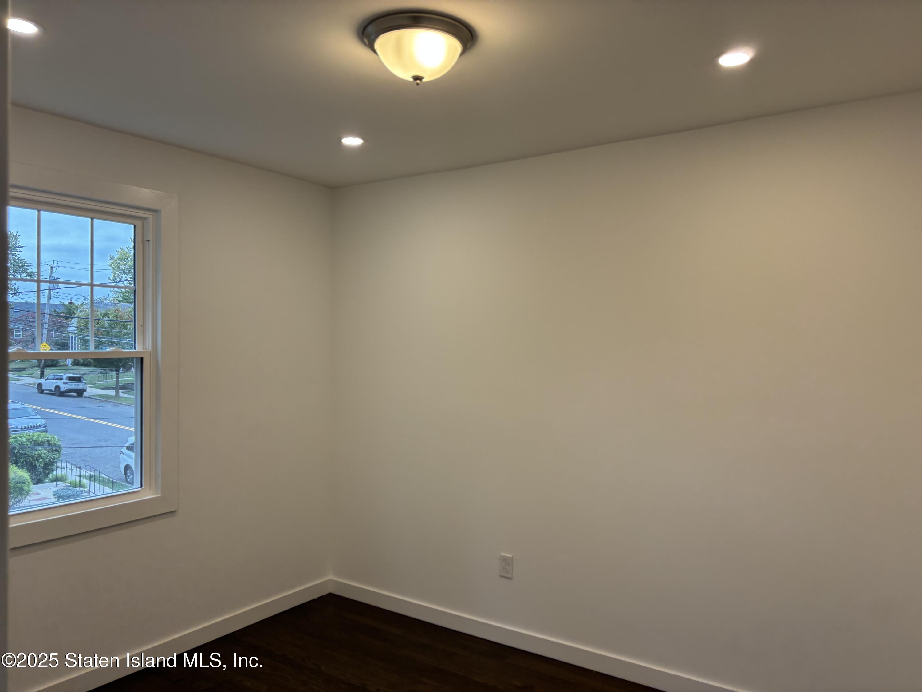 677 Bement Avenue Staten Island, NY 10310 - Photo 19 of 37 IMG_7097