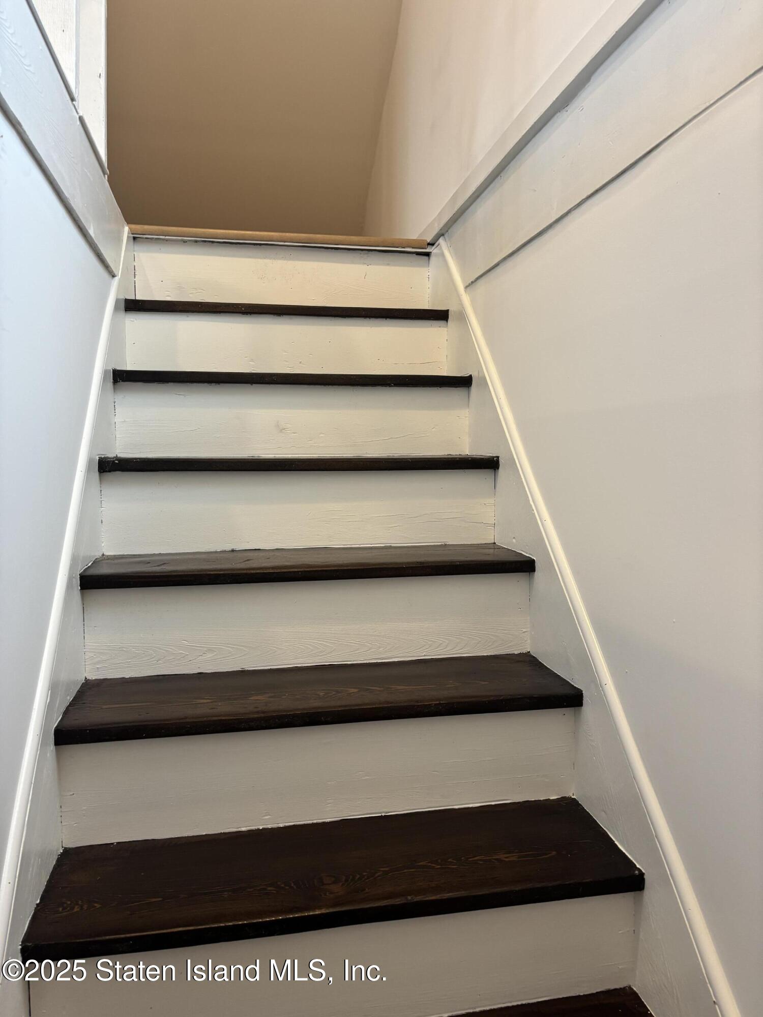 677 Bement Avenue Staten Island, NY 10310 - Photo 23 of 37 IMG_7095