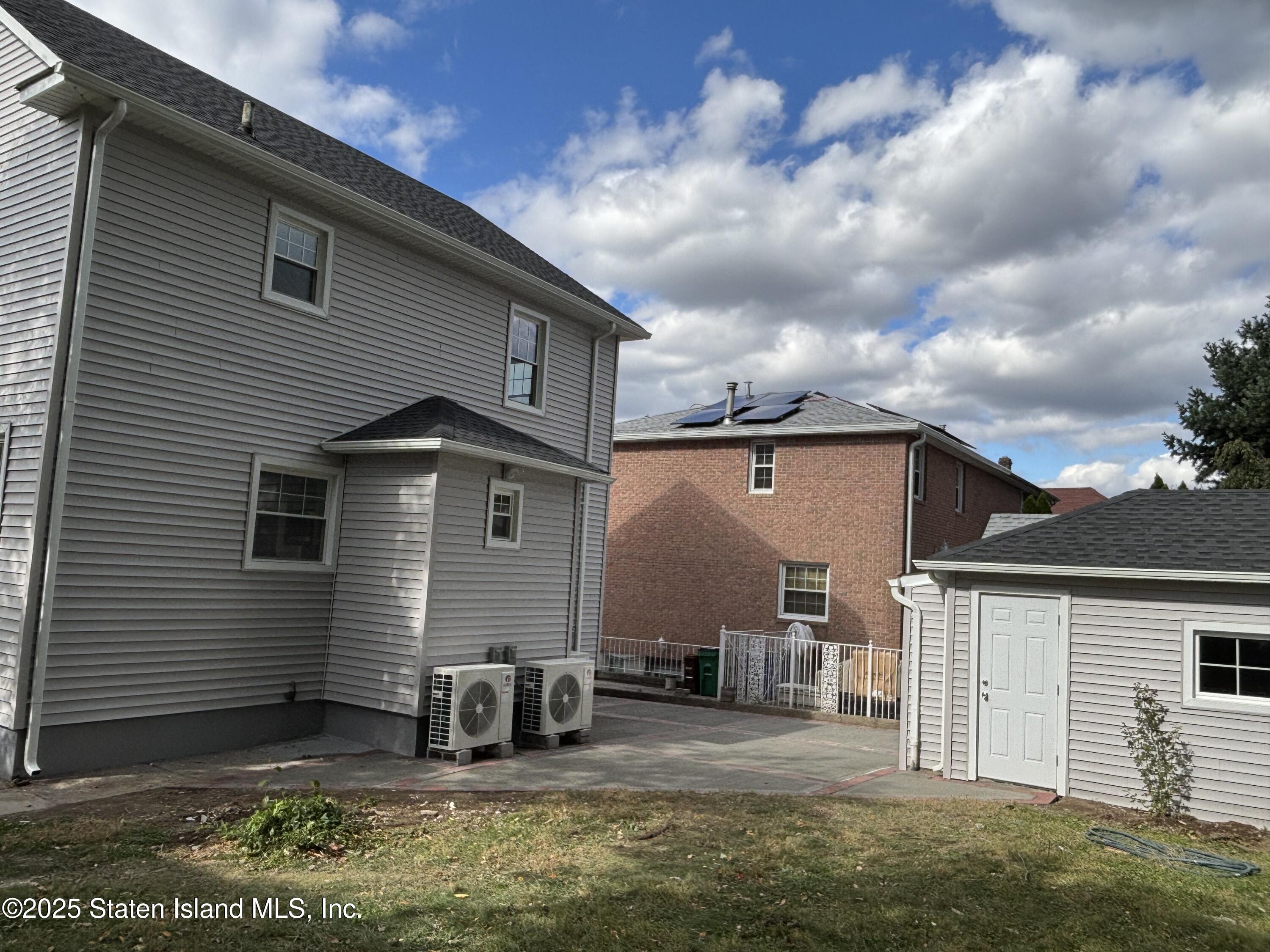 677 Bement Avenue Staten Island, NY 10310 - Photo 31 of 37 IMG_7318