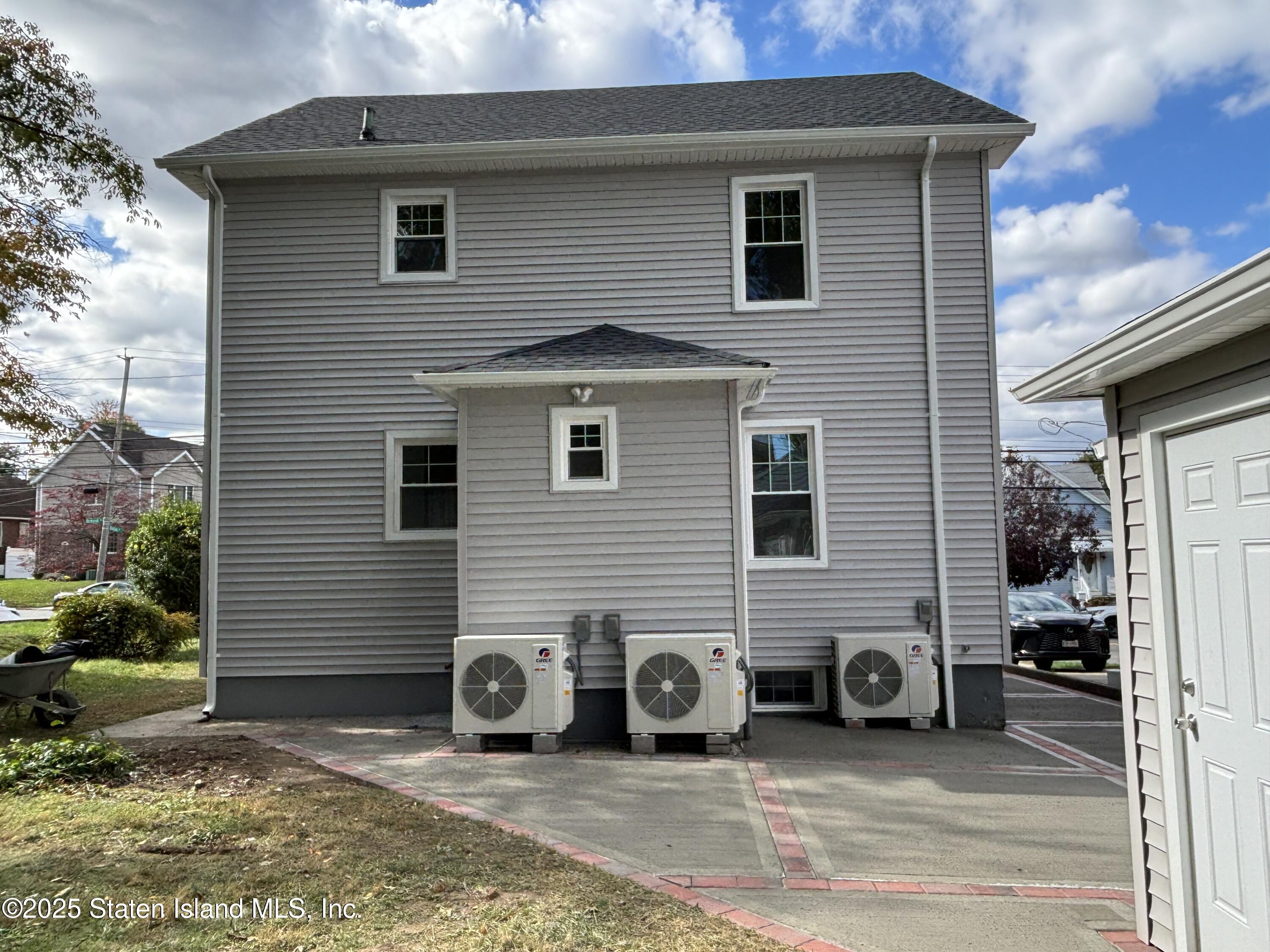 677 Bement Avenue Staten Island, NY 10310 - Photo 32 of 37 IMG_7319