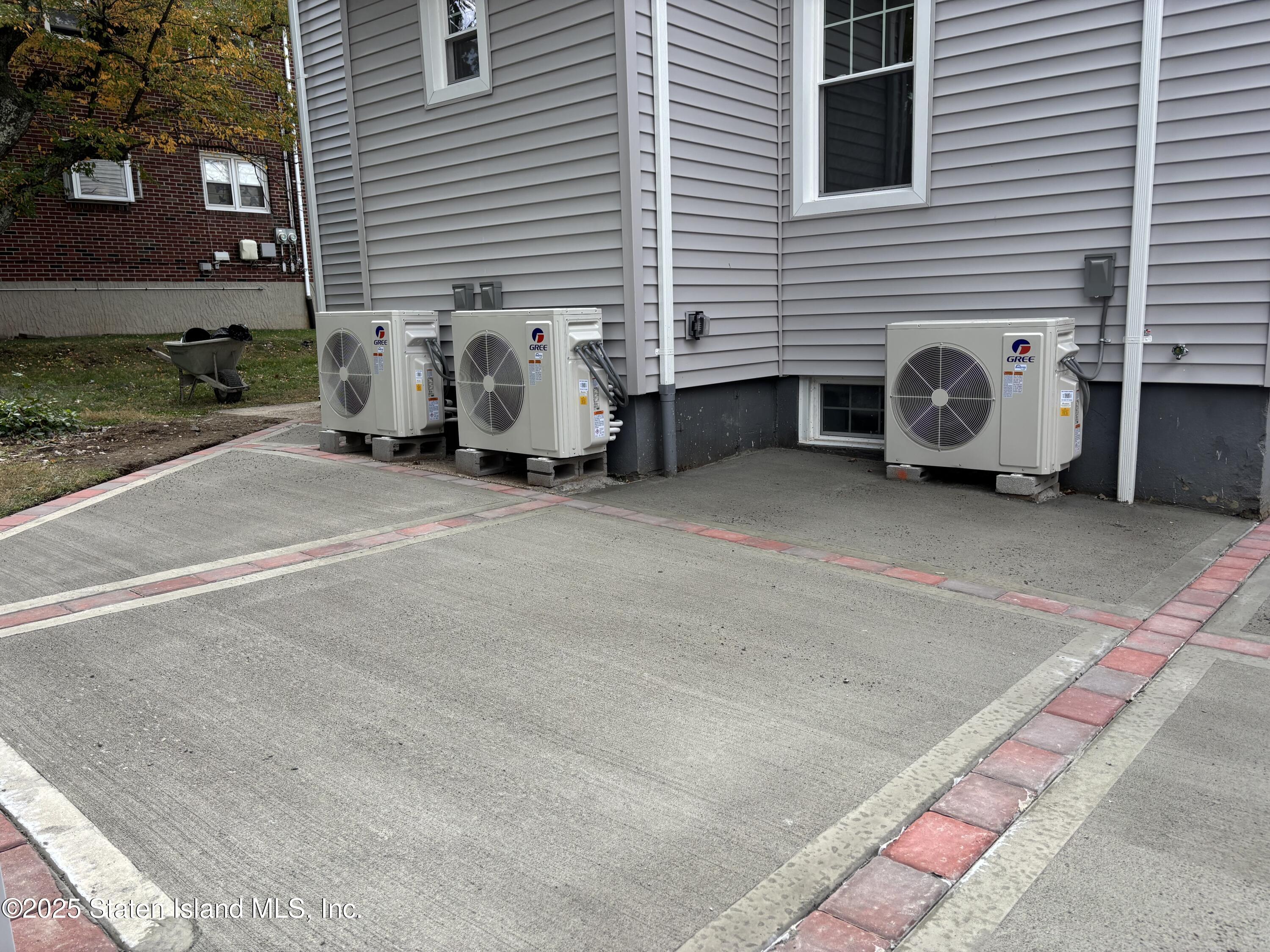 677 Bement Avenue Staten Island, NY 10310 - Photo 35 of 37 IMG_7328