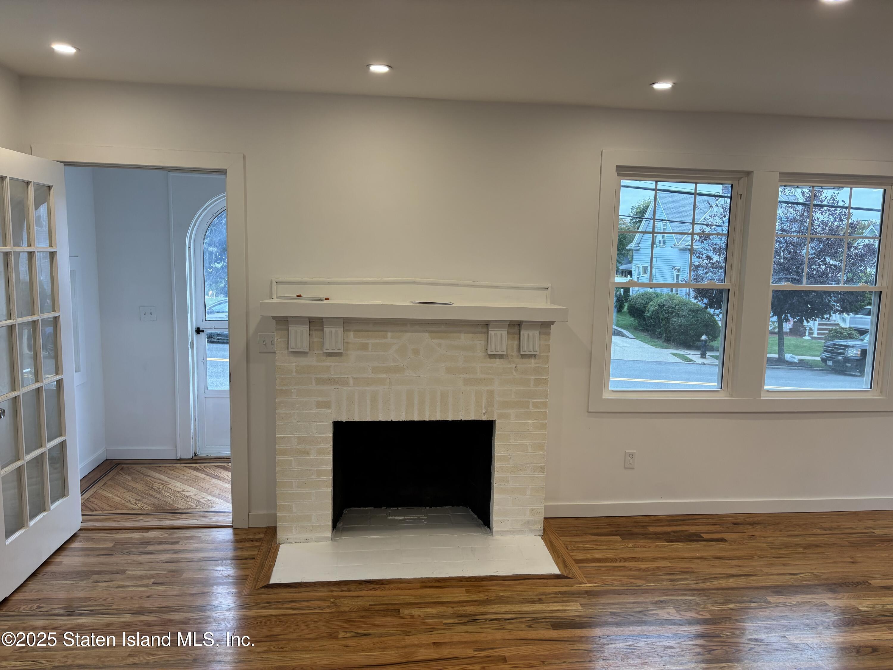 677 Bement Avenue Staten Island, NY 10310 - Photo 5 of 37 IMG_7091