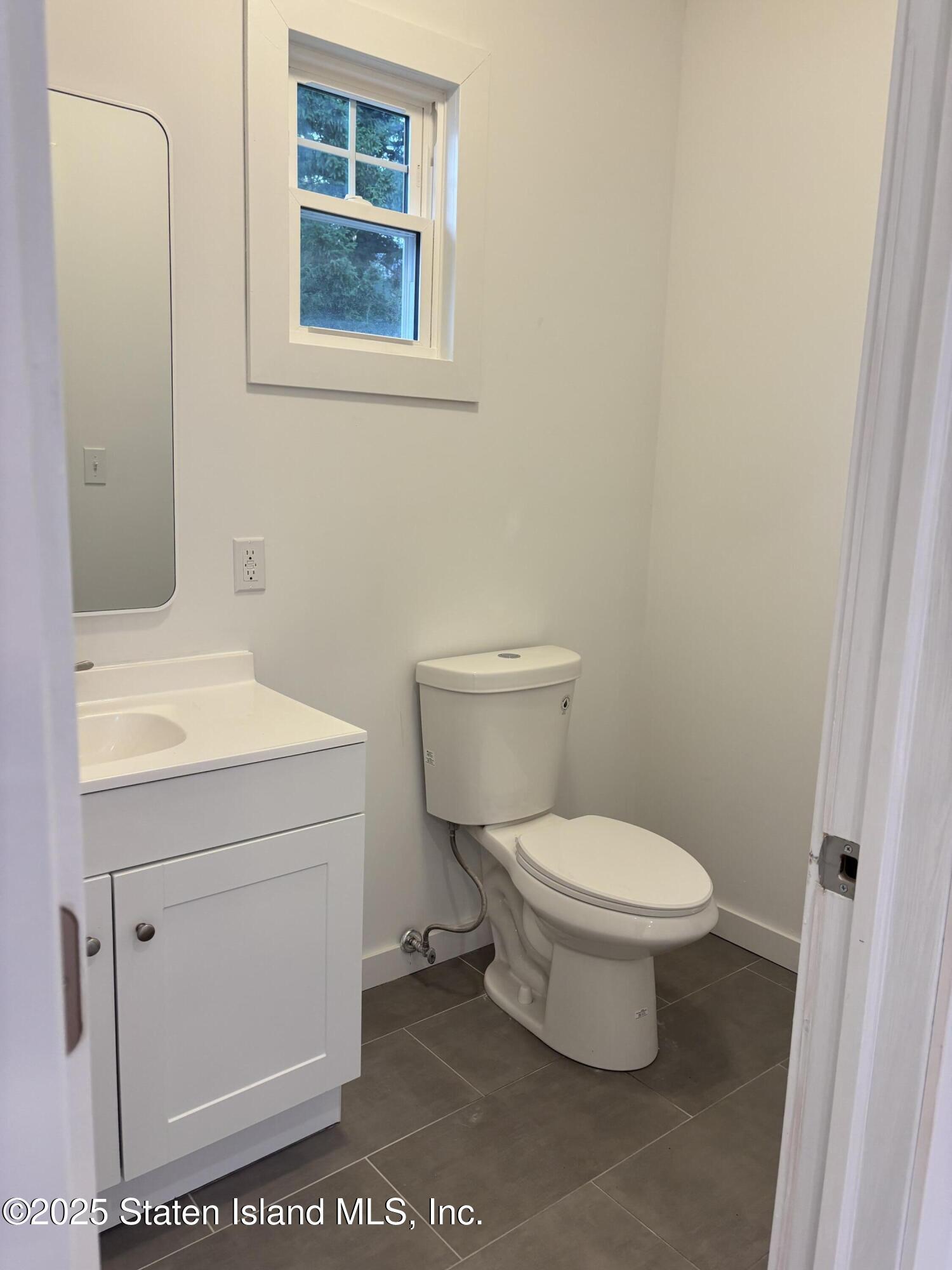 677 Bement Avenue Staten Island, NY 10310 - Photo 9 of 37 IMG_7108