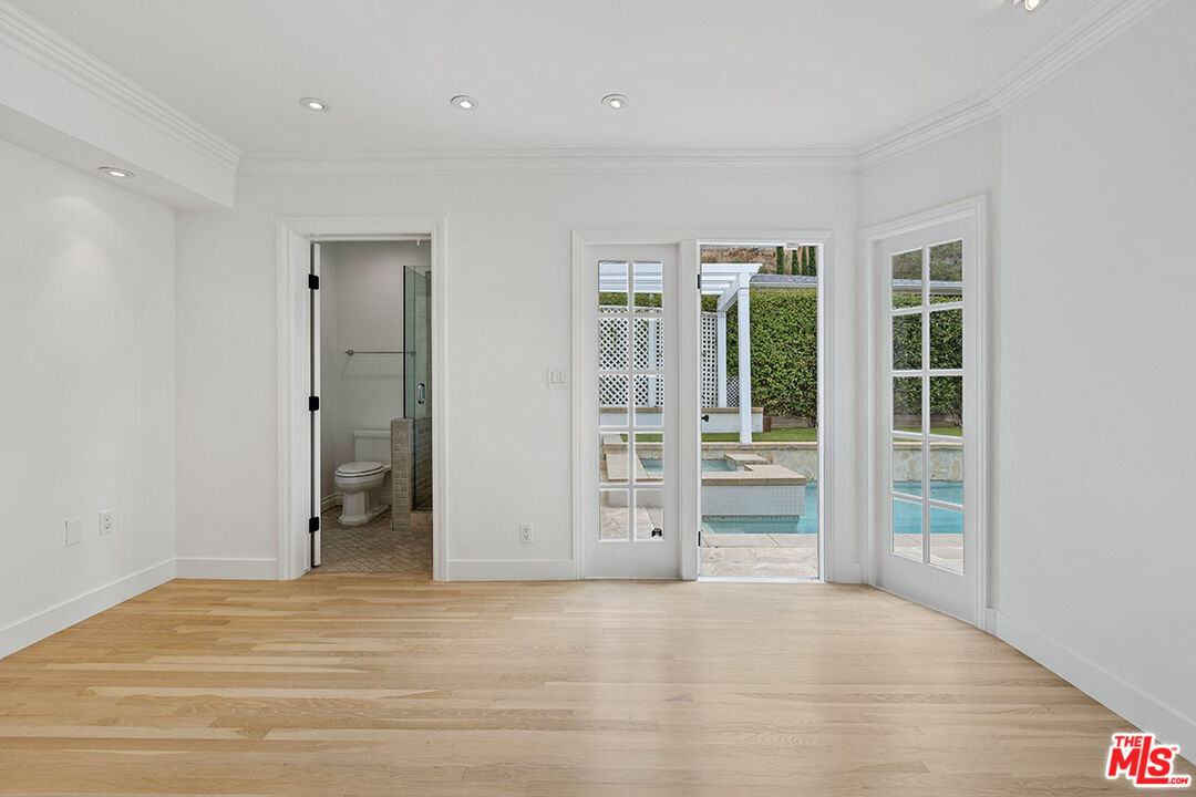 1462 Rising Glen Road Los Angeles, CA 90069 - Photo 33 of 40