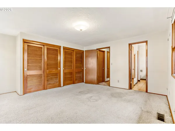 $399,900 | 16659 Southeast Powell Boulevard, Portland, OR 97236