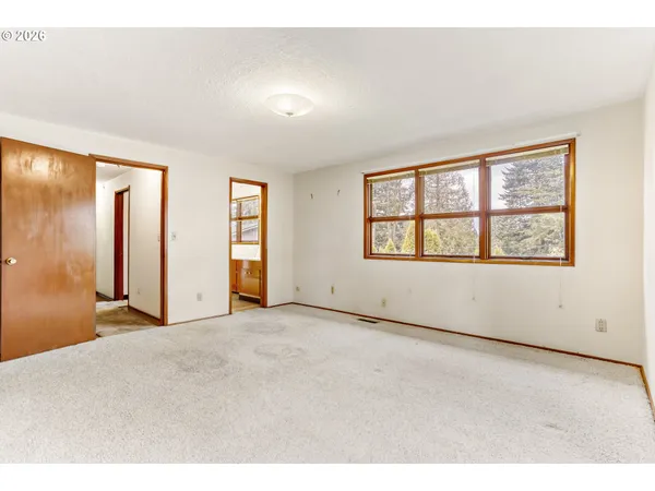 $399,900 | 16659 Southeast Powell Boulevard, Portland, OR 97236