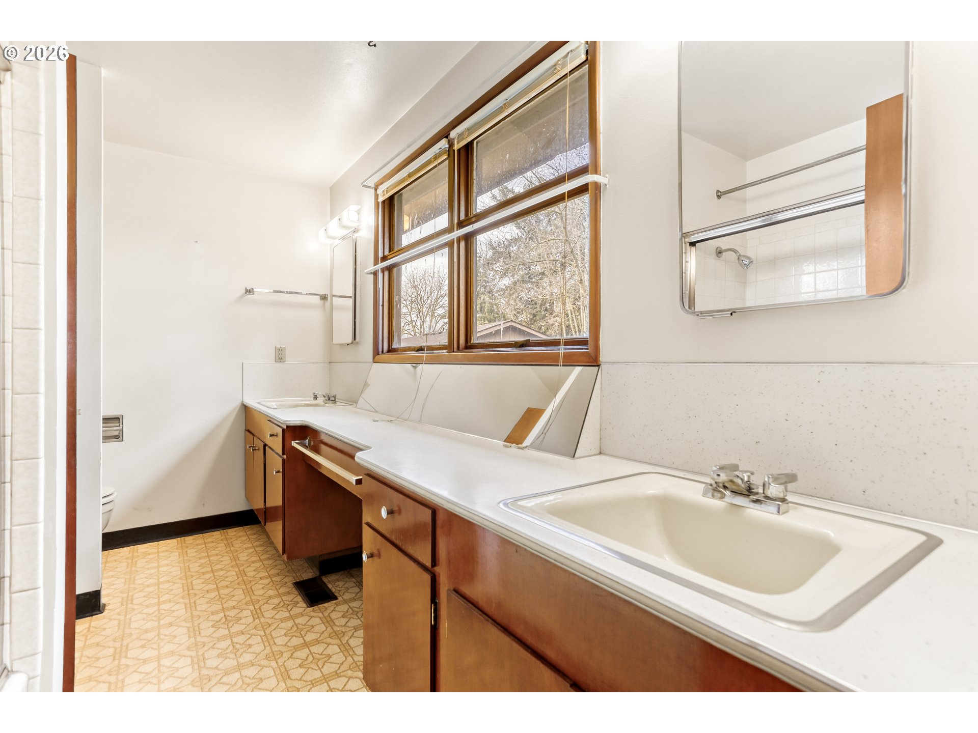 16659 Southeast Powell Boulevard Portland, OR 97236 - Photo 14 of 27 Attached Bathroom #1