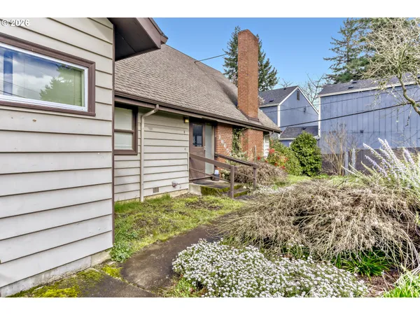 $399,900 | 16659 Southeast Powell Boulevard, Portland, OR 97236