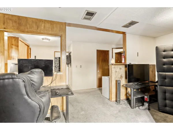 $399,900 | 16659 Southeast Powell Boulevard, Portland, OR 97236