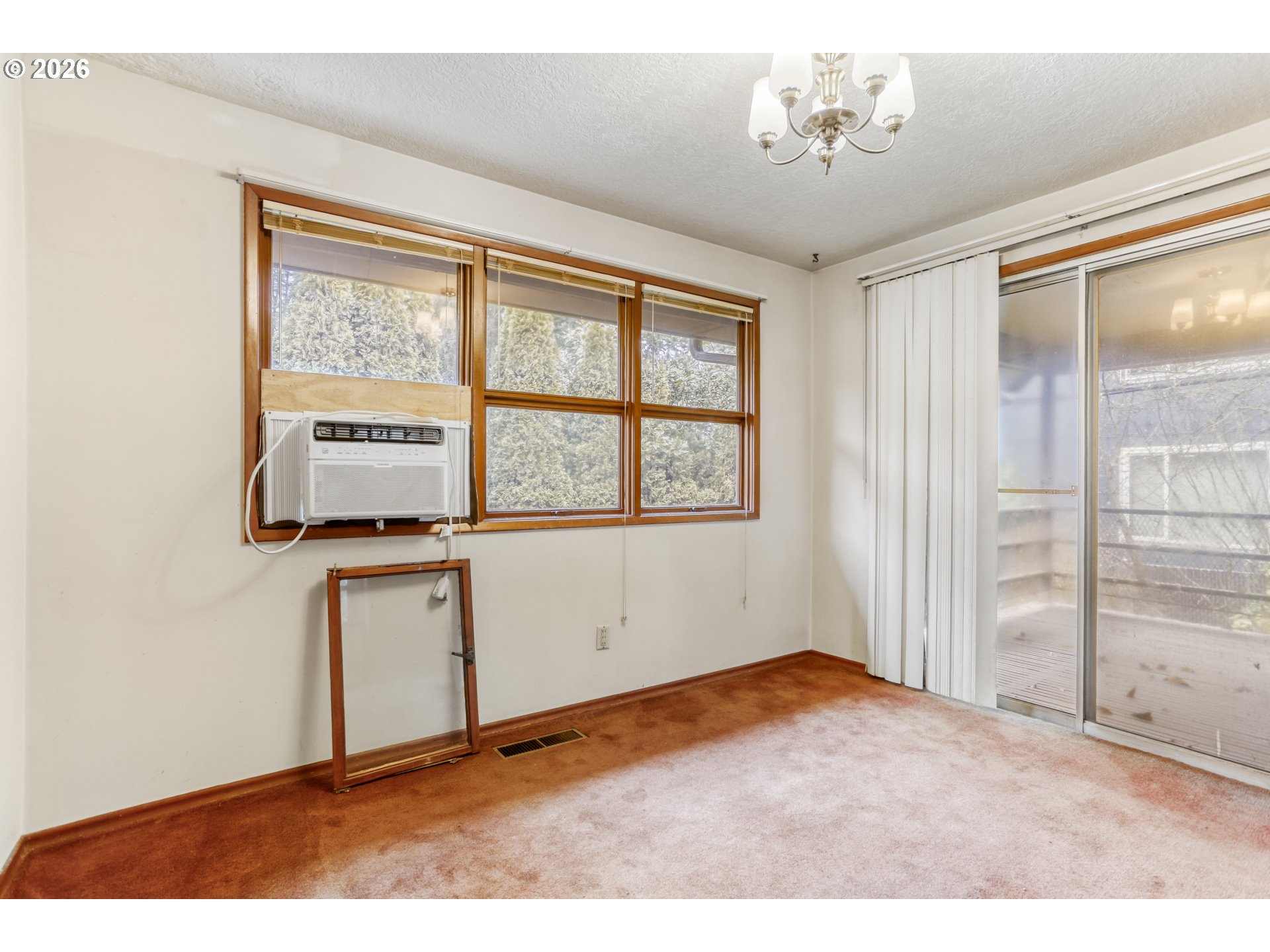 16659 Southeast Powell Boulevard Portland, OR 97236 - Photo 7 of 27 Dining Room