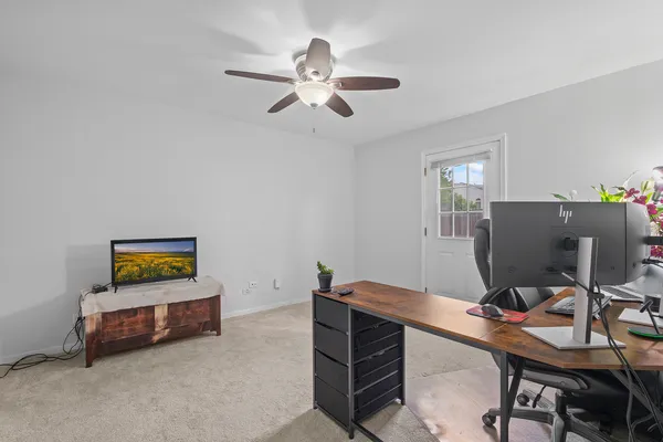 $385,000 | 2250 Bannister Lane, Aurora, IL 60504