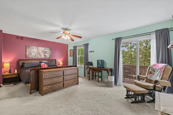 $385,000 | 2250 Bannister Lane, Aurora, IL 60504