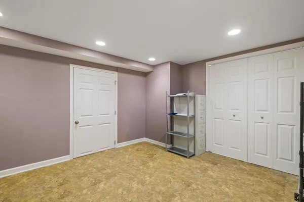 $385,000 | 2250 Bannister Lane, Aurora, IL 60504