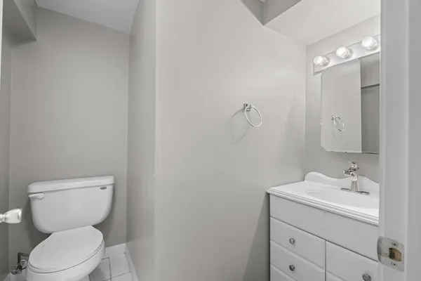 $385,000 | 2250 Bannister Lane, Aurora, IL 60504