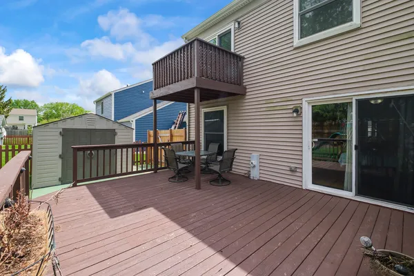 $385,000 | 2250 Bannister Lane, Aurora, IL 60504