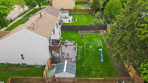 $385,000 | 2250 Bannister Lane, Aurora, IL 60504