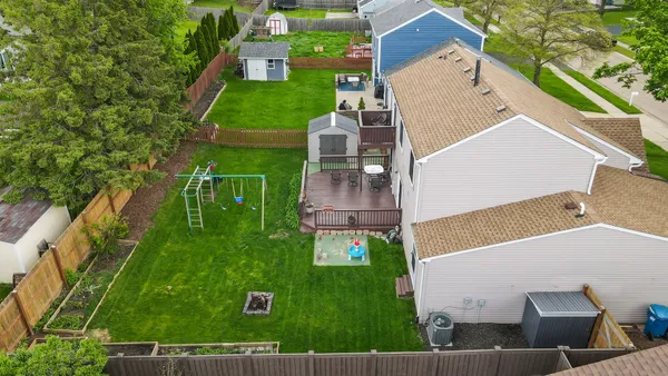 $385,000 | 2250 Bannister Lane, Aurora, IL 60504