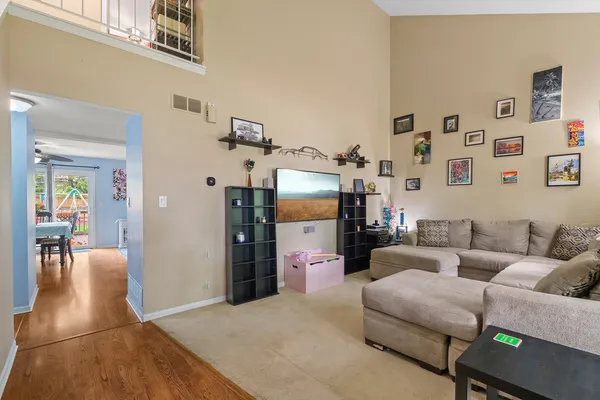 $385,000 | 2250 Bannister Lane, Aurora, IL 60504