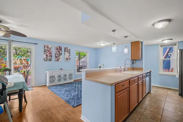 $385,000 | 2250 Bannister Lane, Aurora, IL 60504