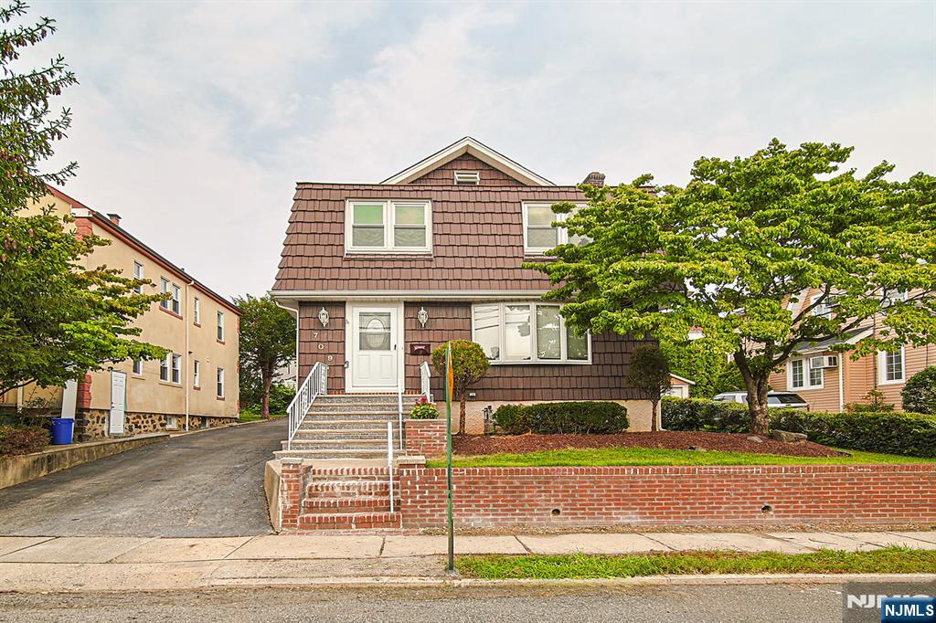 709 Kingsland Avenue Ridgefield, NJ 07657 - Photo 1 of 36 Gallery Image 1