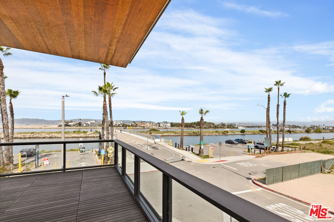 6209 Pacific Avenue, Unit 201 Playa del Rey, CA 90293 - Photo 26 of 48