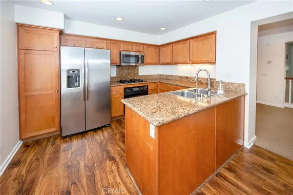 $3,595 | 27007 Edgewater Lnr, Valencia, CA 91355