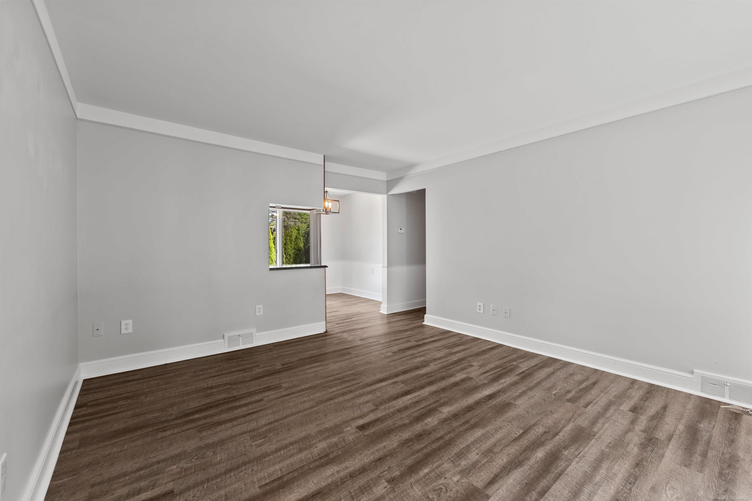 529 Rewold Drive Rochester, MI 48307 - Photo 10 of 31 Gallery Image 10