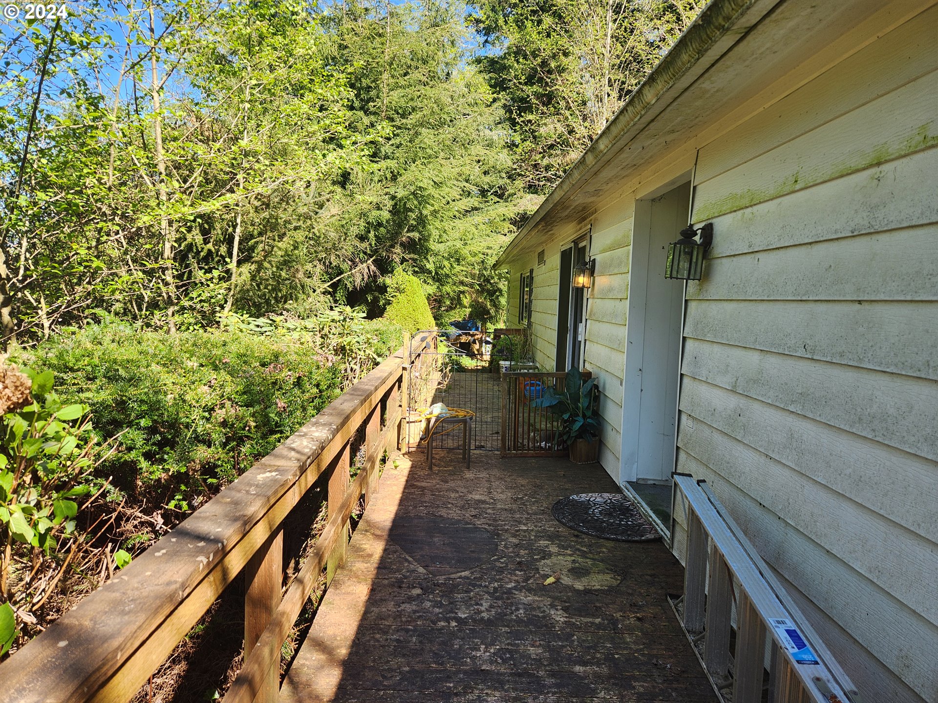888 Vista Court Reedsport, OR 97467 - Photo 4 of 24 Gallery Image 4